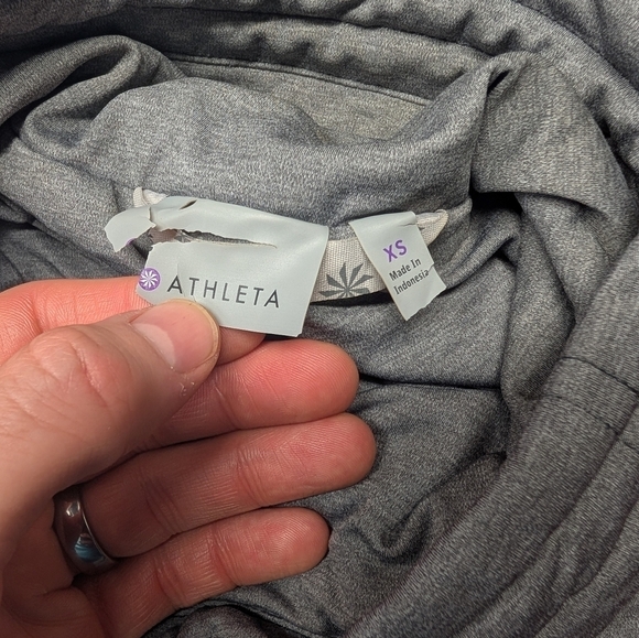ATHLETA (XS) Gray Full Zip Quilted Insulated Vest - Picture 5 of 8